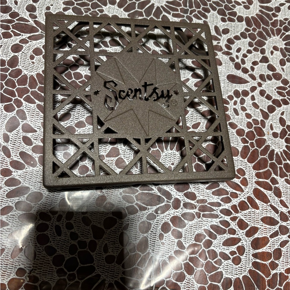 Scentsy Brown Decorative Warmer Stand 🌻